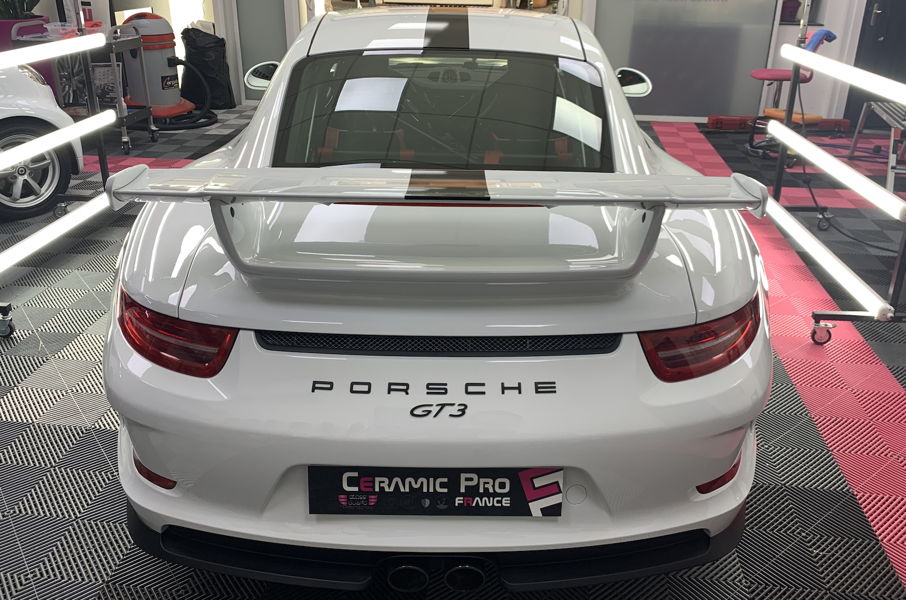 film-protection-peinture-sur-porsche-gt3-lyon